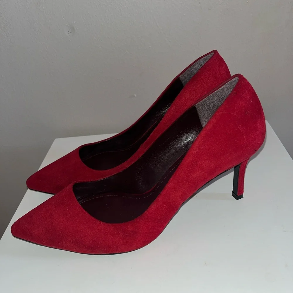 Red heels! - Picture 2 of 8